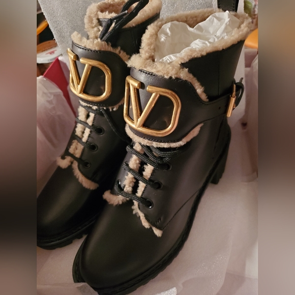 Valentino Shoes - NIB $1990 sz 37 Valentino combat boots with real fur